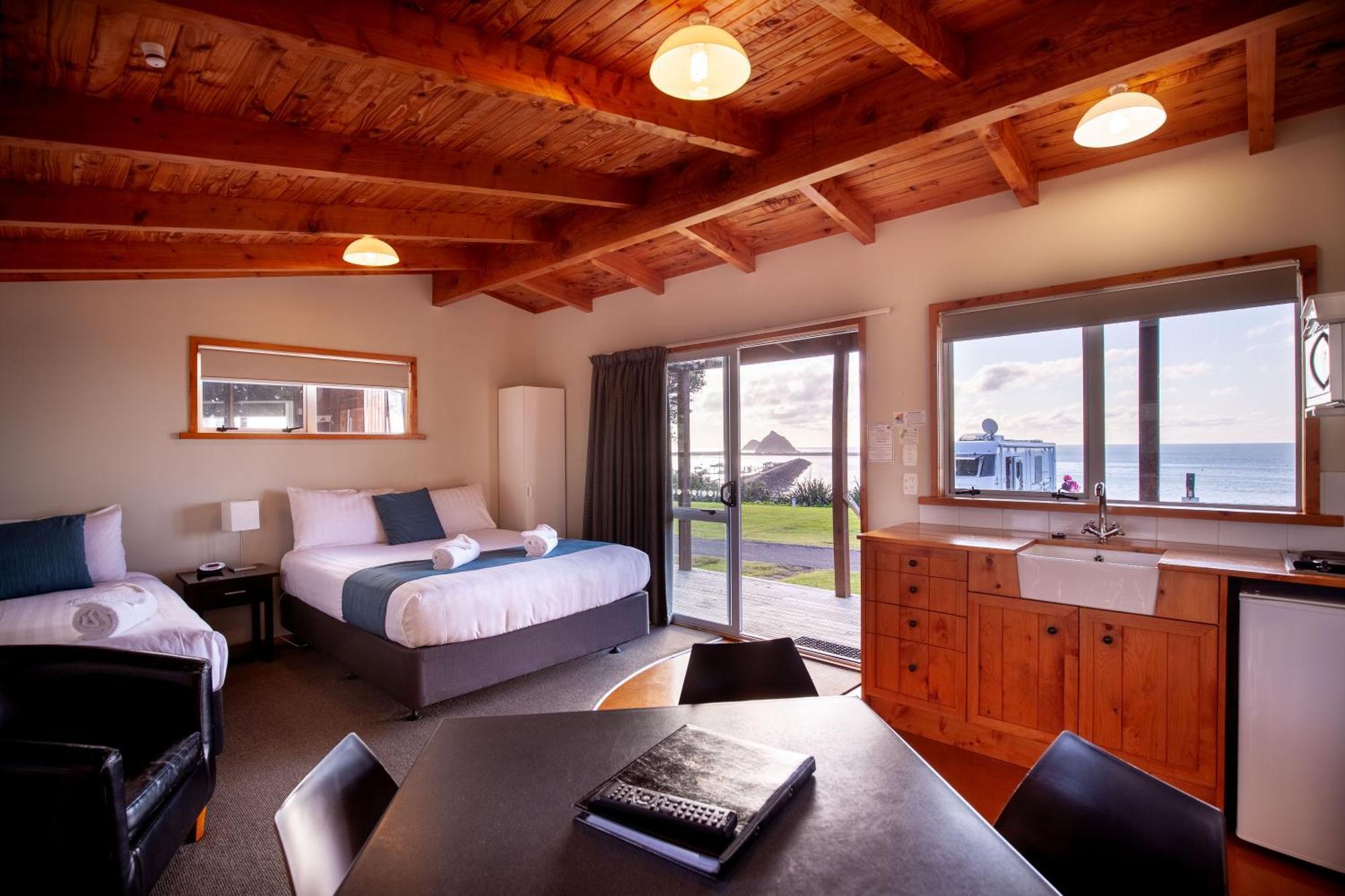 Belt Road Seaside Holiday Park New Plymouth Exterior photo